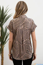 Load image into Gallery viewer, Mocha Geo Print Satin Top